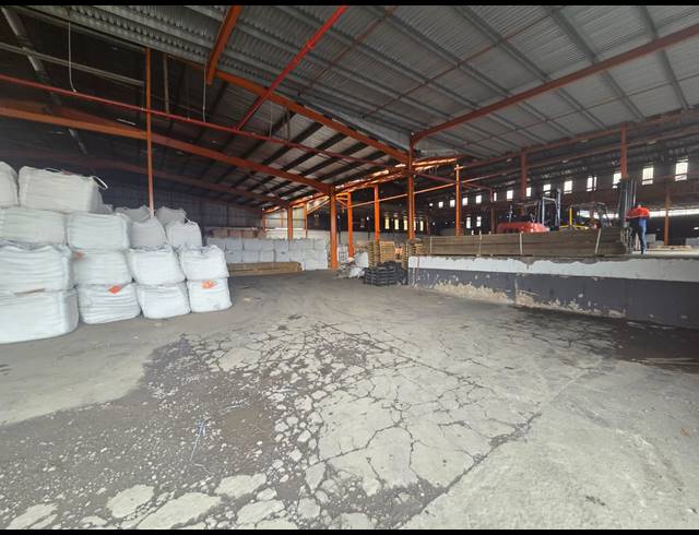 7,618M² WAREHOUSE FOR SALE IN MOBENI